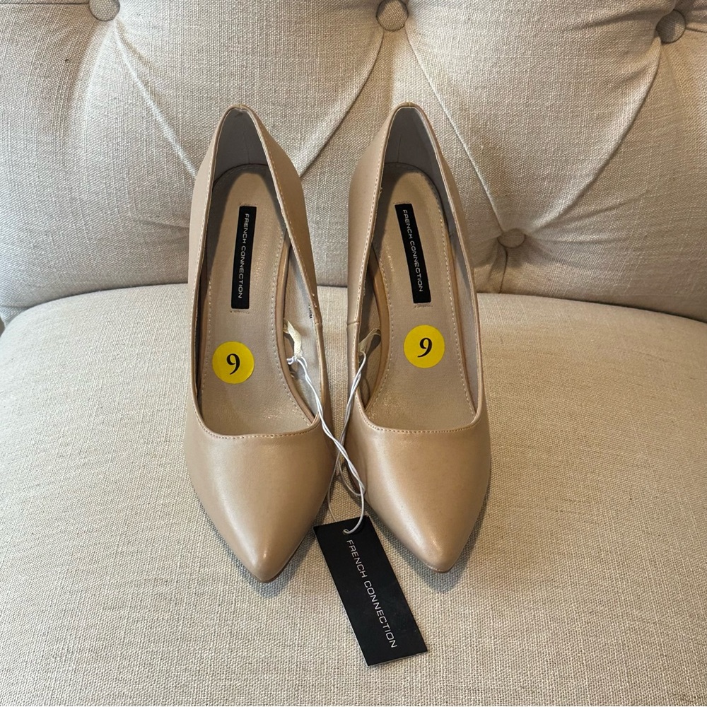 French Connection Tan / beige Pointed Toe Heels/ Pumps - Picture 3 of 11